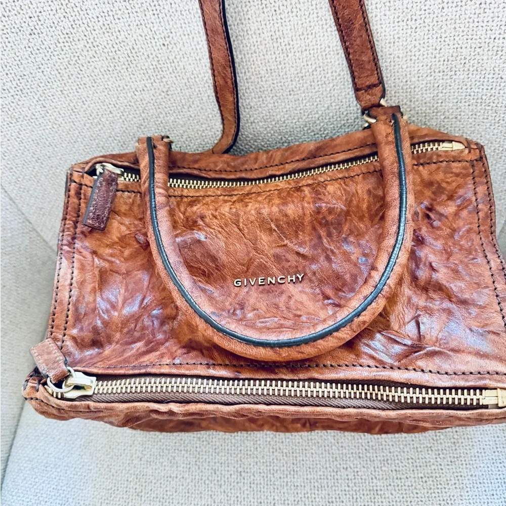 Givenchy Small Pepe Pandora tumbled sheepskin bag in Cigare - Picture 5 of 16
